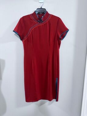 NWT Elegant Red Cheongsam Traditional Chinese Dress with Contrast Trim